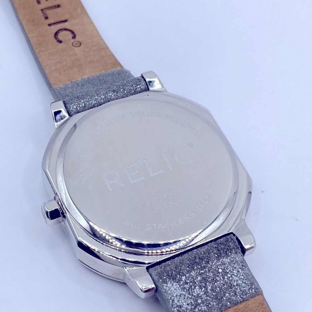 Working! Relic by Fossil Gray Metallic Leather Band Rhinestone Bezel Watch - Picture 8 of 11